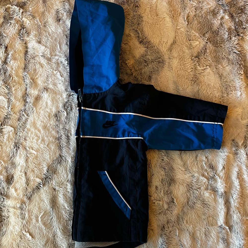 Nike Windbreaker (boys) 12 month - Picture 3 of 7